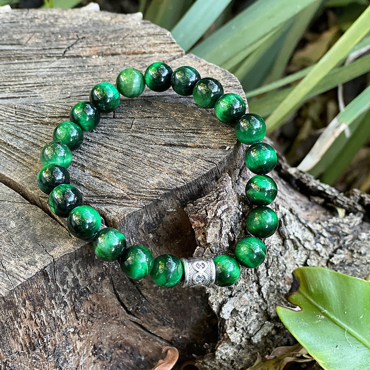 The Abundance Bracelet - Green Tigers Eye - This is a powerful stone that can help you to release anxiety and nervousness and assists in harmony and equilibrium. It is a powerful motivator and one of the best stones for financial success.
