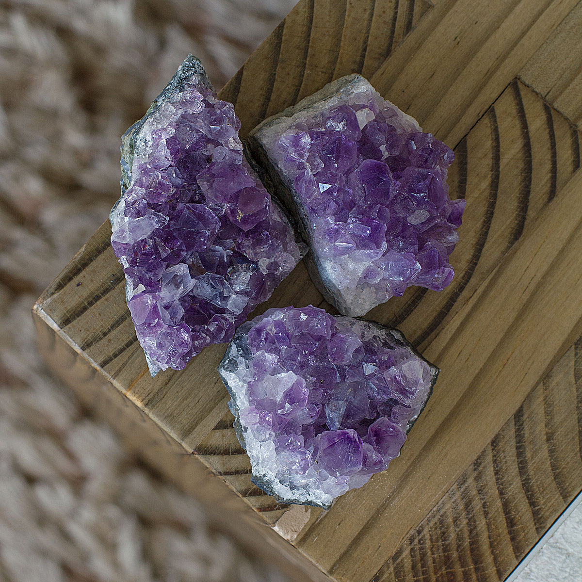 Amethyst is a meditative and calming stone that works in the emotional, spiritual, and physical planes. It is one of the relatively few crystals that can be used with the specific purpose of improving intellectual and cerebral thought. It’s as though the crystal&#39;s energy can peel away the veils that cloud good judgment and straightforward thought.