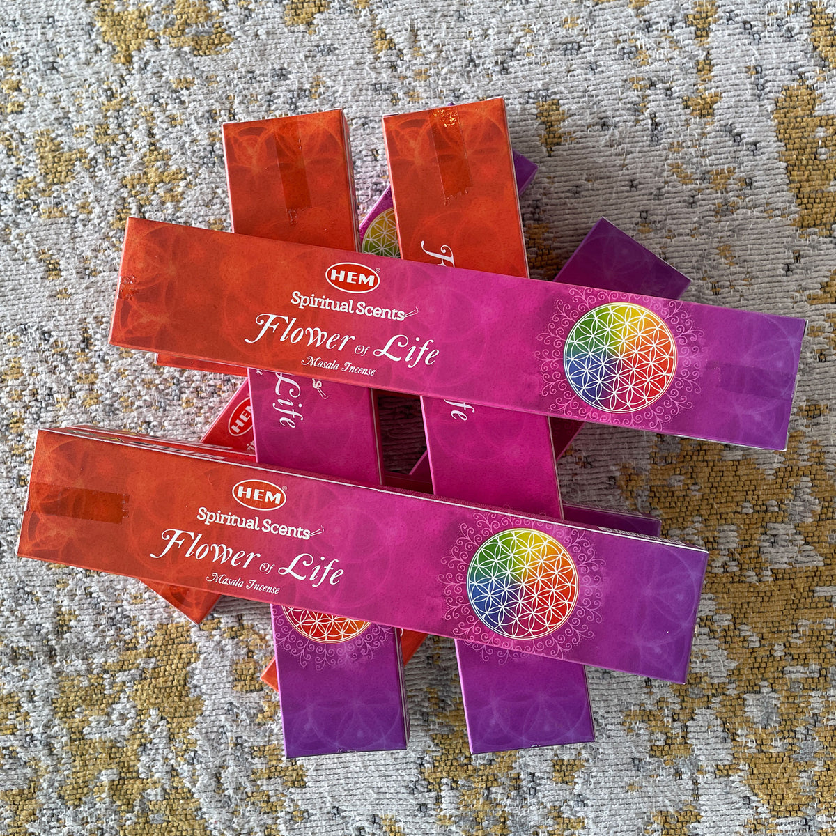 HEM Flower of life Incense - Elevate your senses and immerse yourself in a transcendent experience with the enchanting Handcrafted Hem Spiritual Scents. This exquisite blend of traditional herbs and essential oils has been meticulously crafted to evoke a mystical experience and transform your energy at many levels