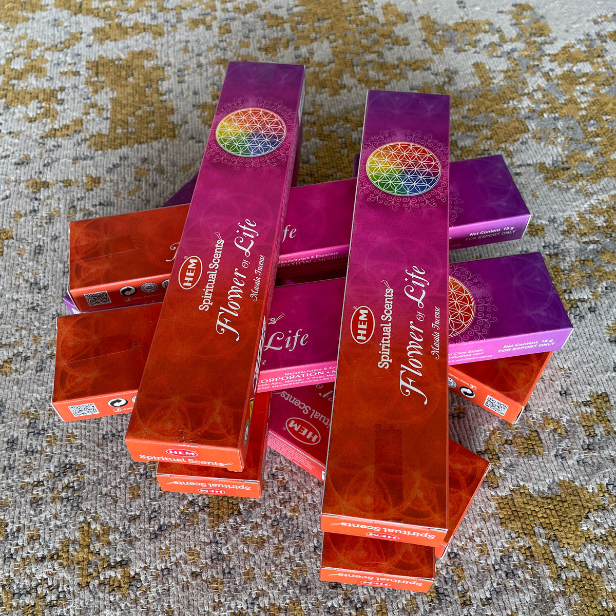 HEM Flower of life Incense - Elevate your senses and immerse yourself in a transcendent experience with the enchanting Handcrafted Hem Spiritual Scents. This exquisite blend of traditional herbs and essential oils has been meticulously crafted to evoke a mystical experience and transform your energy at many levels