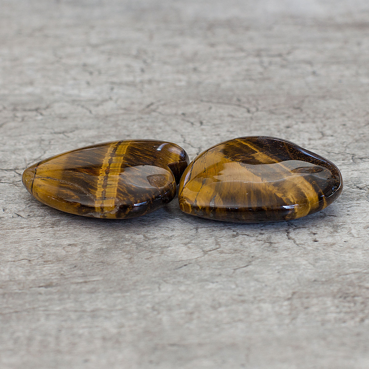 This magnificent gemstone is truly a sight to behold! Its rich, deep-brown hue is simply breathtaking, and it&#39;s no wonder that it&#39;s known for its powerful energy. This stone is a natural stress-reliever that can help you release any anxiety or nervousness you may be feeling. Additionally, it&#39;s known to promote harmony and equilibrium, making you feel grounded and centred. This stone is also a powerful motivator, helping you to achieve financial success by tapping into your inner strength and drive. Trust me