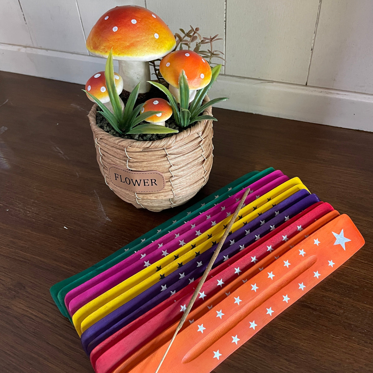 Wooden Flat Incense holder (Green) Mi Chakra