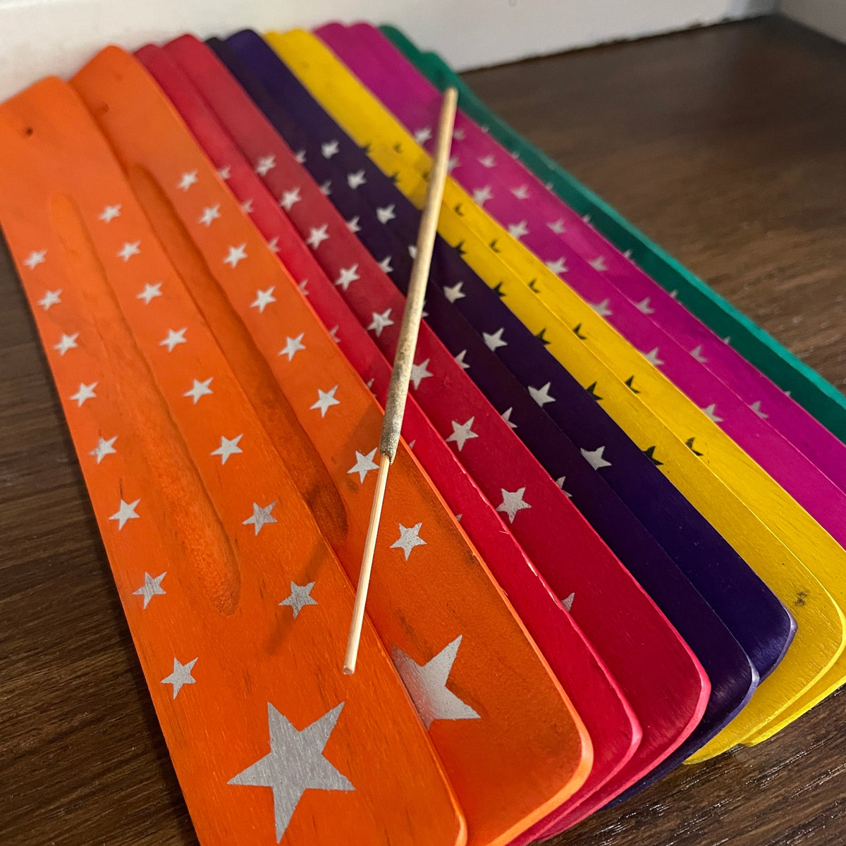 Wooden Flat Incense holder (Green) Mi Chakra