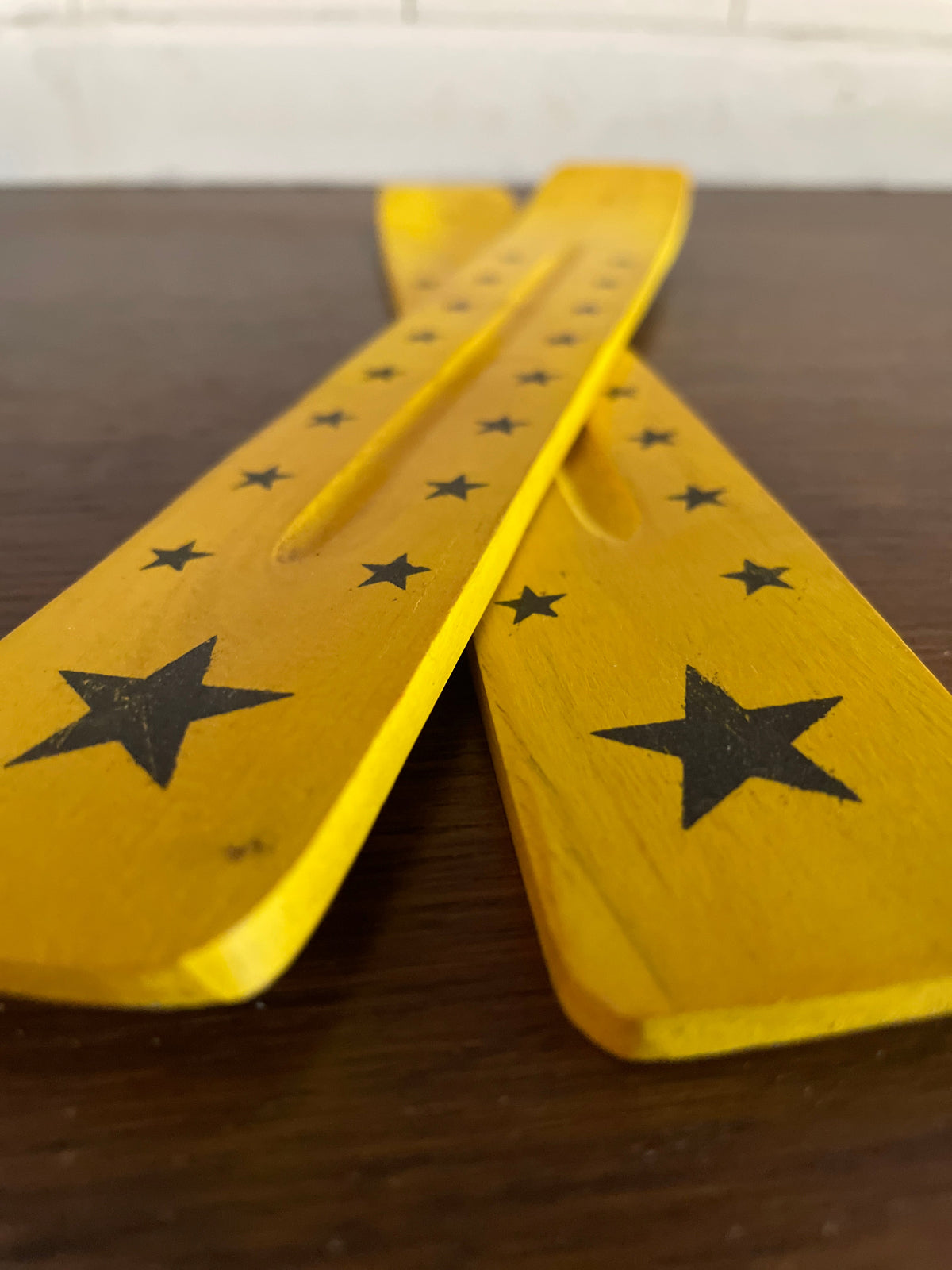 Wooden Flat Incense holder (Green) Mi Chakra